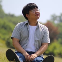 진하경의 프로필 이미지